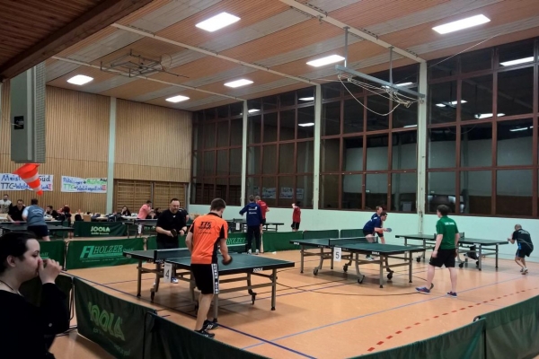 Tischtennis-Nachtturnier 2016 in Waldangelloch begeisterte die Akteure bis nach Mitternacht !